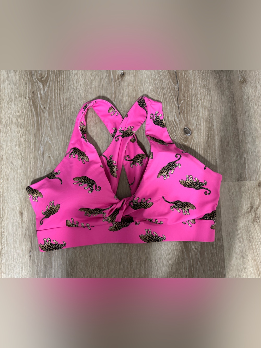 Fabletics Oasis Twist Sports Bra size XXL/1X Pink Leopard Hearts -Like New